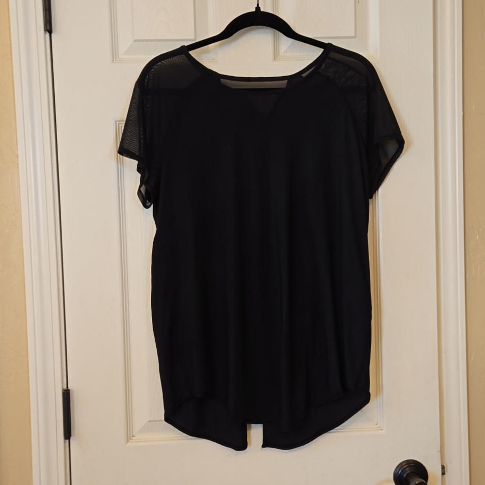 Lululemon mesh black top